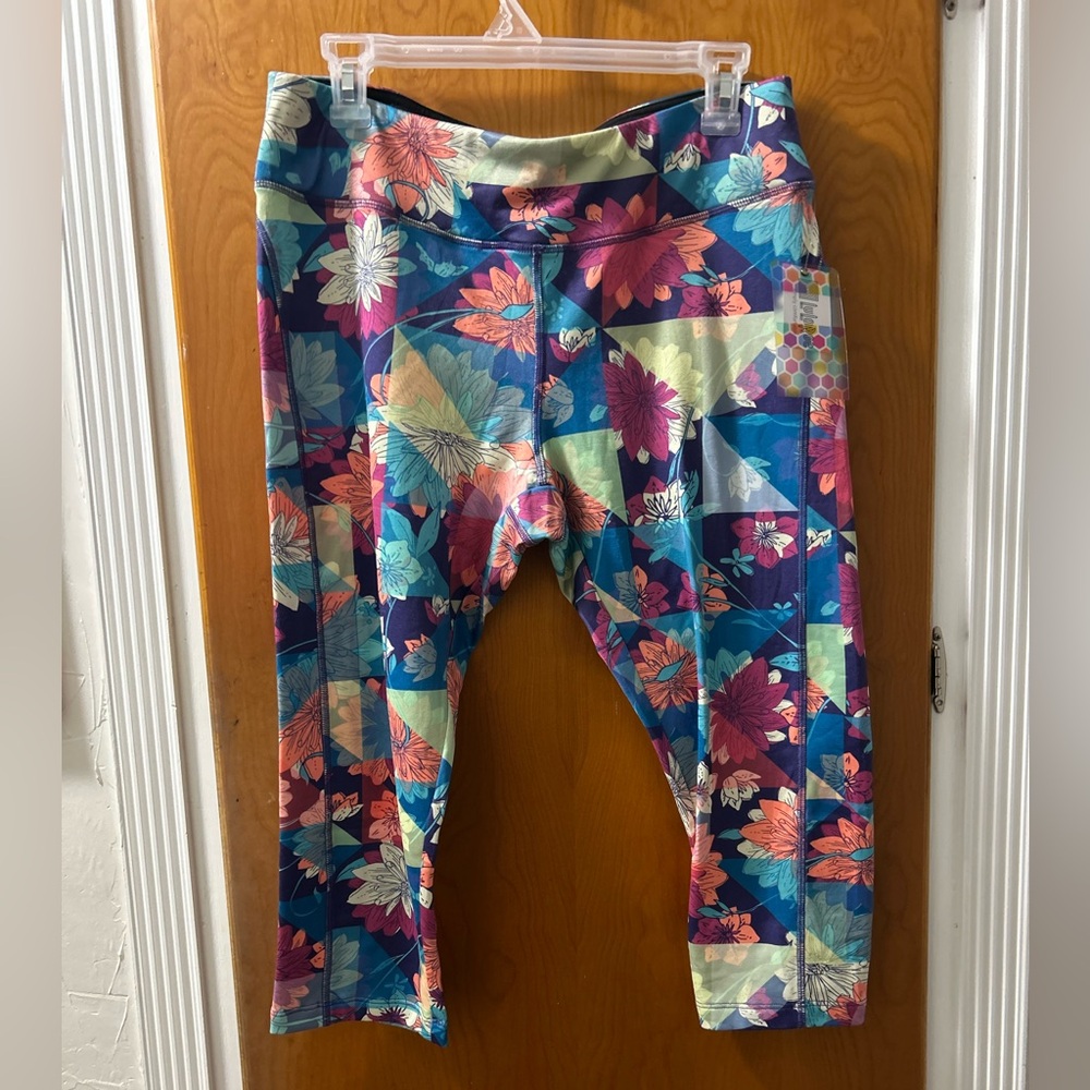 Lularoe Floral Capri Leggings -